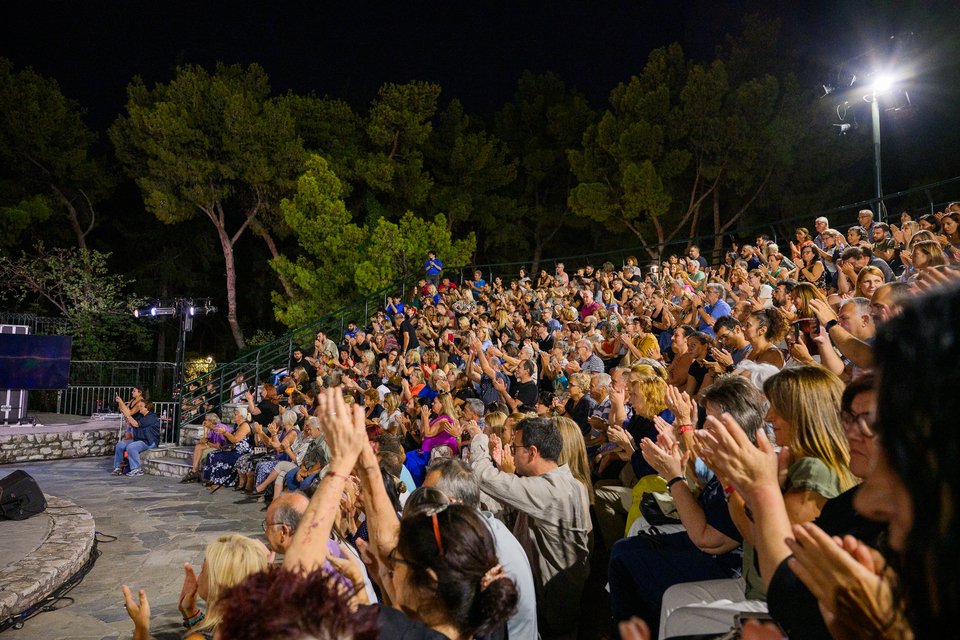 Από τις 10 έως τις 30 Σεπτεμβρίου, το θέατρο του Κολωνού φιλοξενεί παραστάσεις που συνομιλούν με την Ιστορία, τον μύθο και τον σύγχρονο άνθρωπο, με γενική είσοδο πέντε και δέκα ευρώ