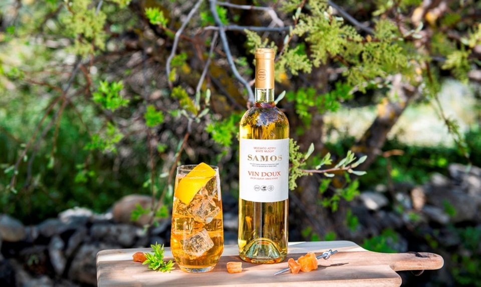 Samos Vin Doux, το γλυκό κρασί-πρεσβευτής της Σάμου, δοκιμάστε το με πάγο!