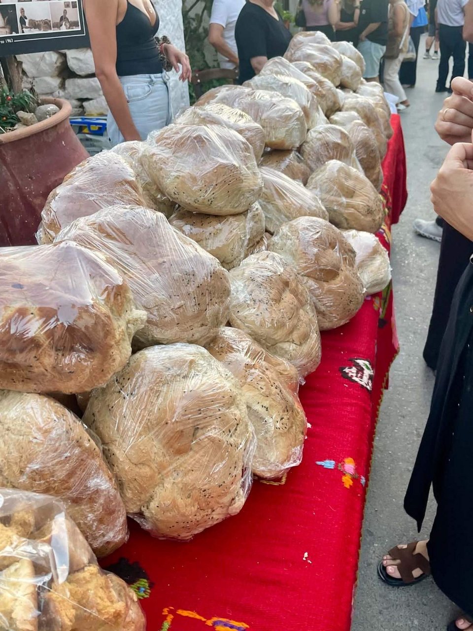«Aκόμη και σε δύσκολες ιστορικές περιόδους, από την τουρκοκρατία έως τη γερμανική κατοχή, το εφτάζυμο προσφερόταν σε εκείνους που πολεμούσαν στα βουνά»