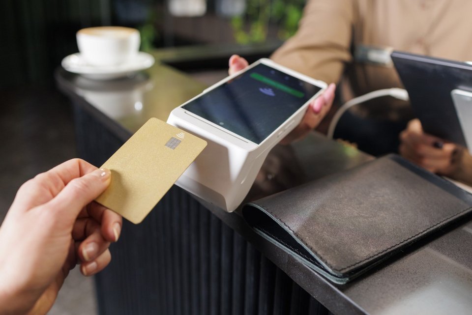  Πληρωμή σε εστιατόριο με POS 