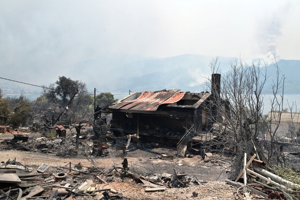   Καμμένο σπίτι στην περιοχή του Πόρτο Γερμενό - (EUROKINISSI)  