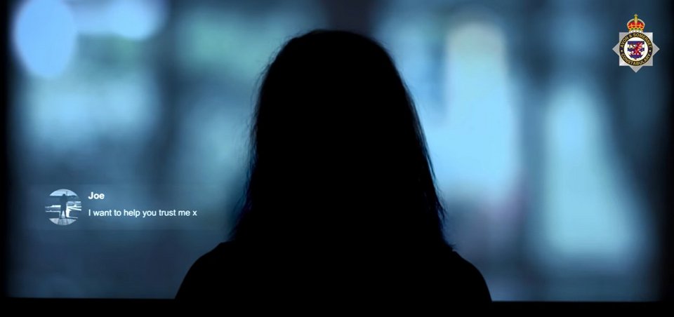 Μιλώντας υπό καθεστώς ανωνυμίας, τα θύματα του Γκίμπσον αποκάλυψαν πώς είχε υφάνει έναν περίπλοκο ιστό ψεμάτων