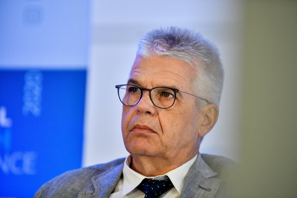 Ο ομότιμος καθηγητής Παθολογίας Λοιμώξεων της Ιατρικής Σχολής του Πανεπιστημίου Πατρών και μέλος της Επιτροπής Εμπειρογνωμόνων του υπουργείου Υγείας, Χαράλαμπος Γώγος 