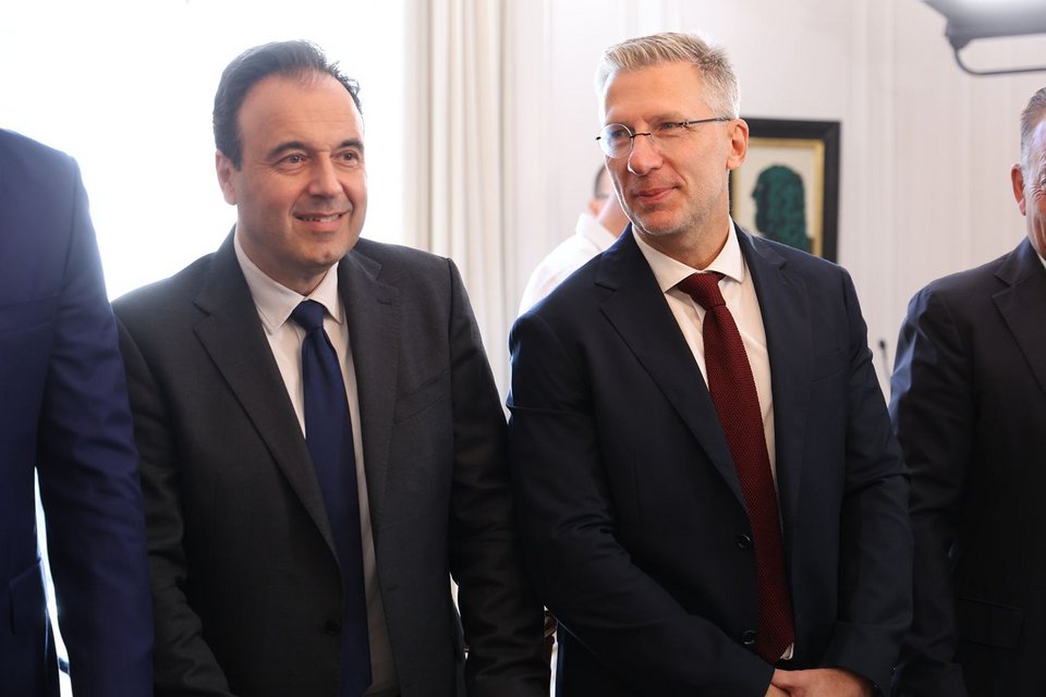 Δημήτρης Παπαστεργίου, Ακης Σκέρτσος