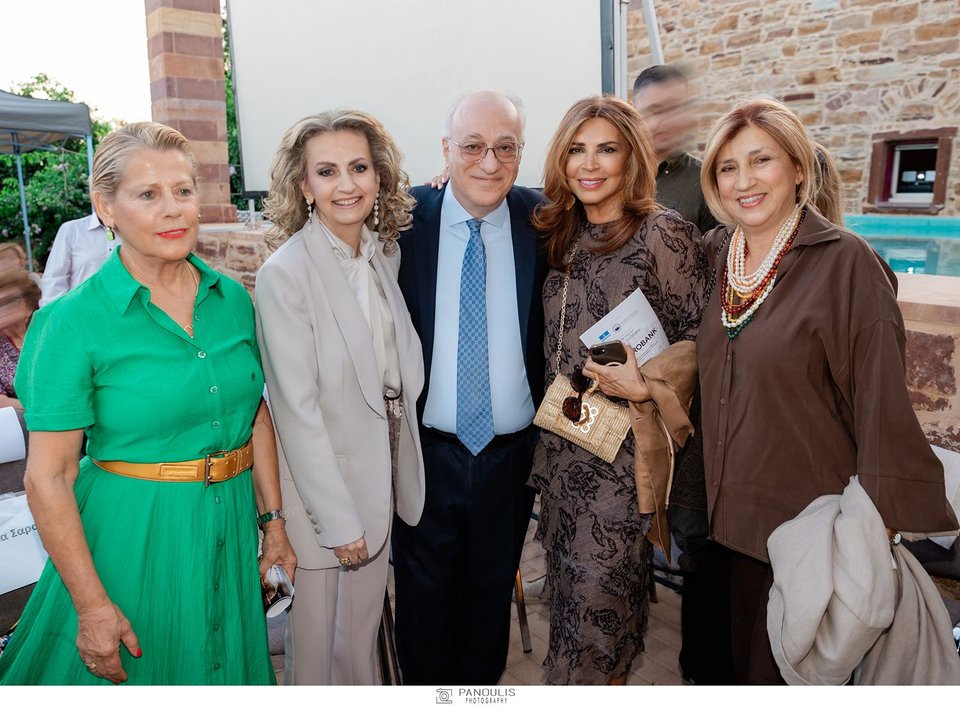 Αναστασία Σαρακάκη, Σοφία και Δημήτρης Εφραίμογλου, Μιμή και Σοφία Ντενίση