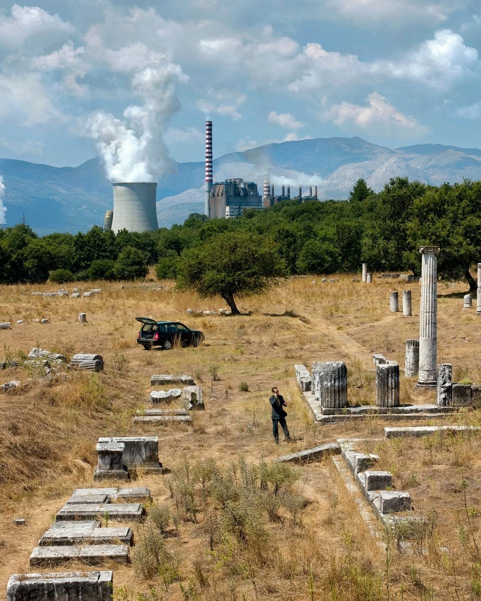 Έργο του Πάνου Κοκκινιά από την τρέχουσα South by Southeast