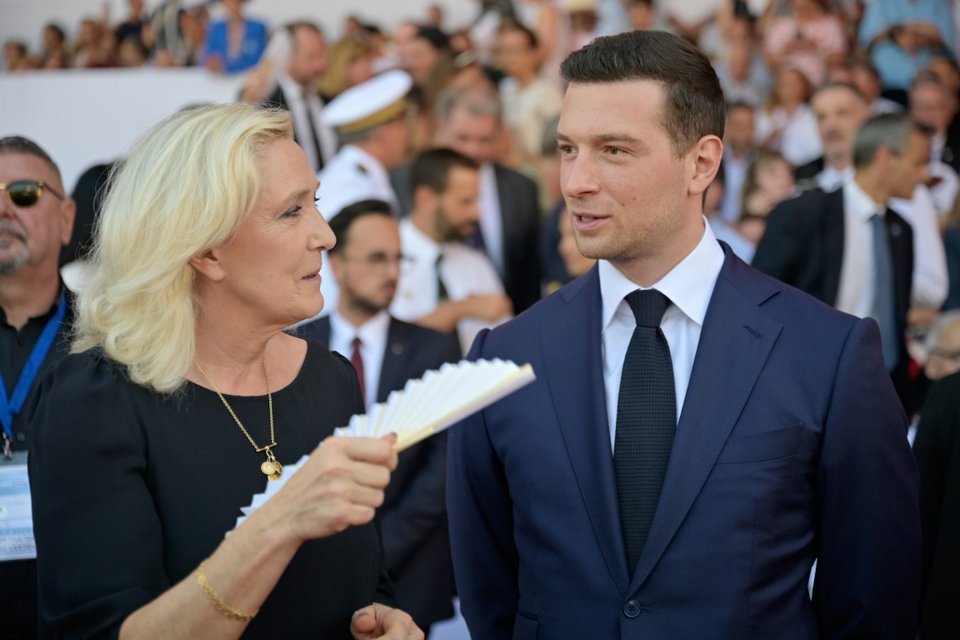  H Mαρίν Λεπέν με τον Ζορντάν Μπαρντελά