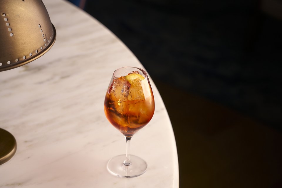 Τα Avra Aperitivos, με τα κλασικά ιταλικά απεριτίβο να παρουσιάζονται σε νέα εκδοχή. 