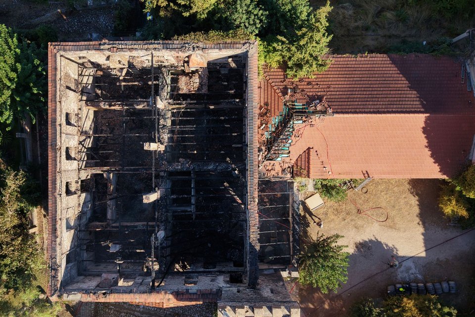 Ολοκληρωτική καταστροφή του κτιρίου  Δανιηλίδος - INTIME- ΤΑΣΟΣ ΓΙΑΝΝΟΥΤΣΟΣ 