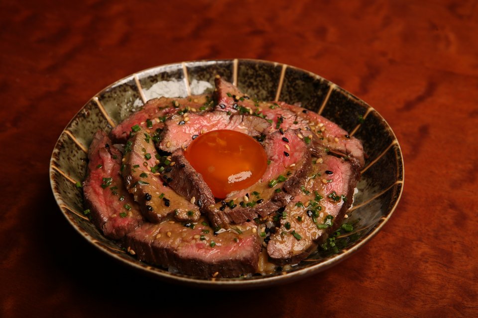 To ζουμερό Flank Steak στο Ekiben South. 