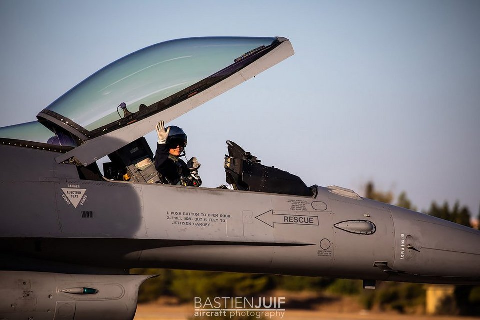 General Dynamics F-16 Falcon 