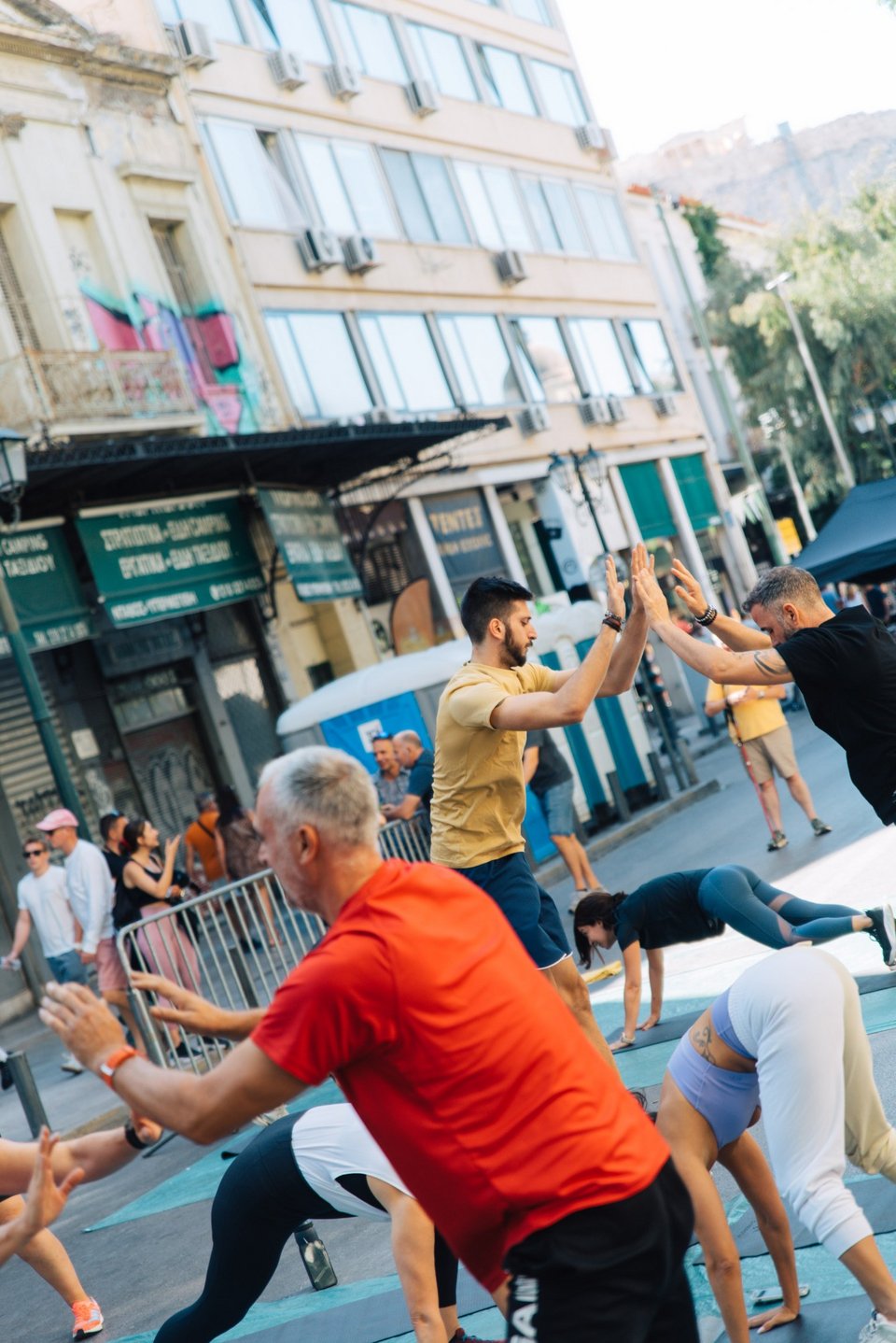 Γιογκα στο δρόμο 