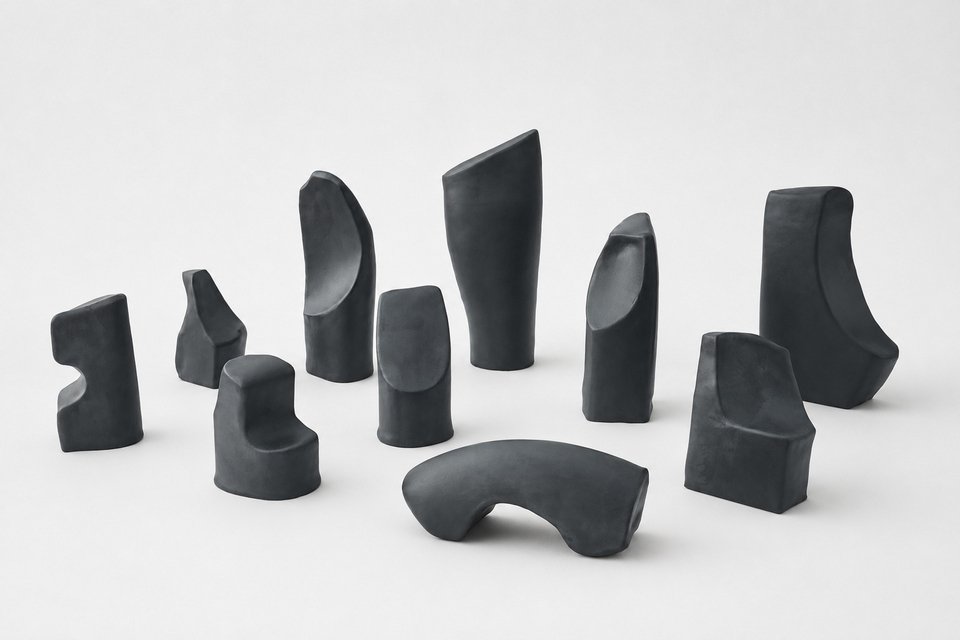 Στράτος Ζαργκλής «Συμπύκνωσις», πηλός stoneware, μεταβλητές διαστάσεις, 2026 / Φωτογραφία: Cycladic Biennale