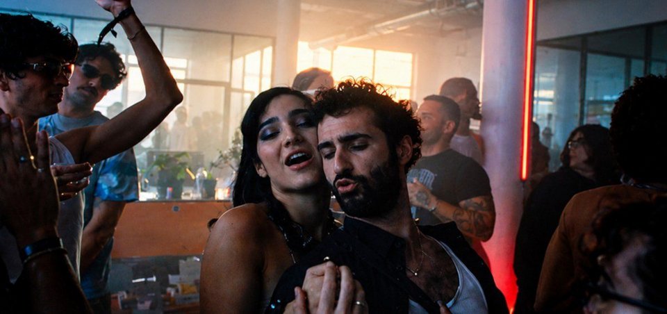 Με την πανελλήνια πρεμιέρα της ταινίας «Club Kid» του Τζόρνταν Φέρστμαν ανοίγει σήμερα η αυλαία του 32ου Διεθνούς Φεστιβάλ Κινηματογράφου Αθήνας «Νύχτες Πρεμιέρας» στο Μέγαρο Μουσικής
