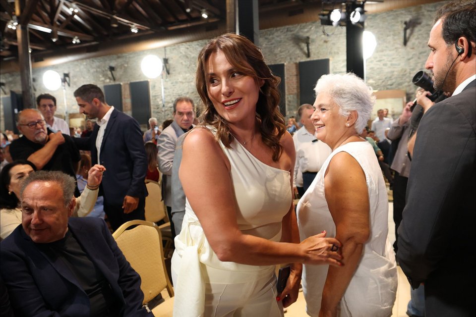 Η σύζυγος του Αλέξη Τσίπρα, Μπέττυ Μπαζιάνα
