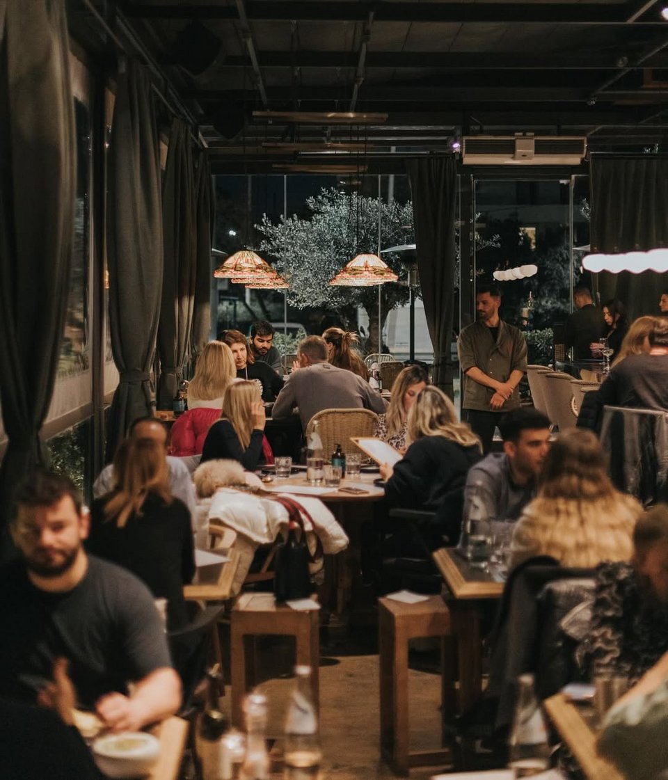 Η εσωτερική σάλα του Feedel Asador στη Γλυφάδα / Φωτογραφία: feedel_asador/Instagram