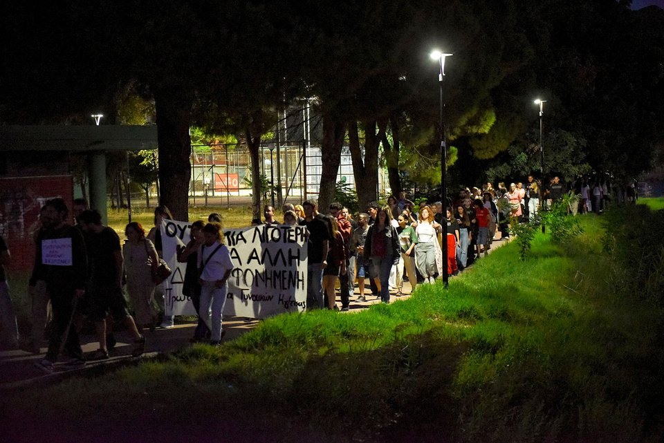 Συγκέντρωση διαμαρτυρίας-πορεία στο σημείο της δολοφονίας της Πηνελόπης από τον πρώην σύντροφό της, το βράδυ της Κυριακής 20 Σεπτεμβρίου, Τρίτη 22 Σεπτεμβρίου 2026 / INTIME NEWS / ΣΤΟΪΤΣΕΒΑ ΤΑΤΙΑΝΑ