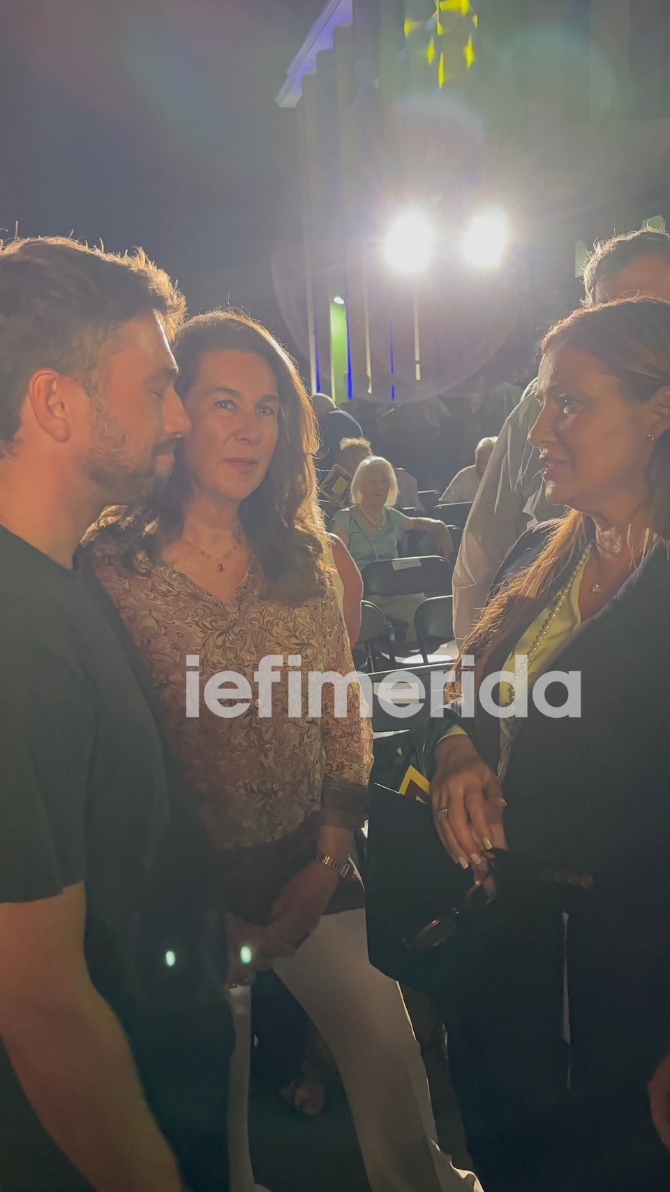 Η πρέσβης του Ισραήλ με τον διασωθέντα Εϊτάν Χάλεϊ