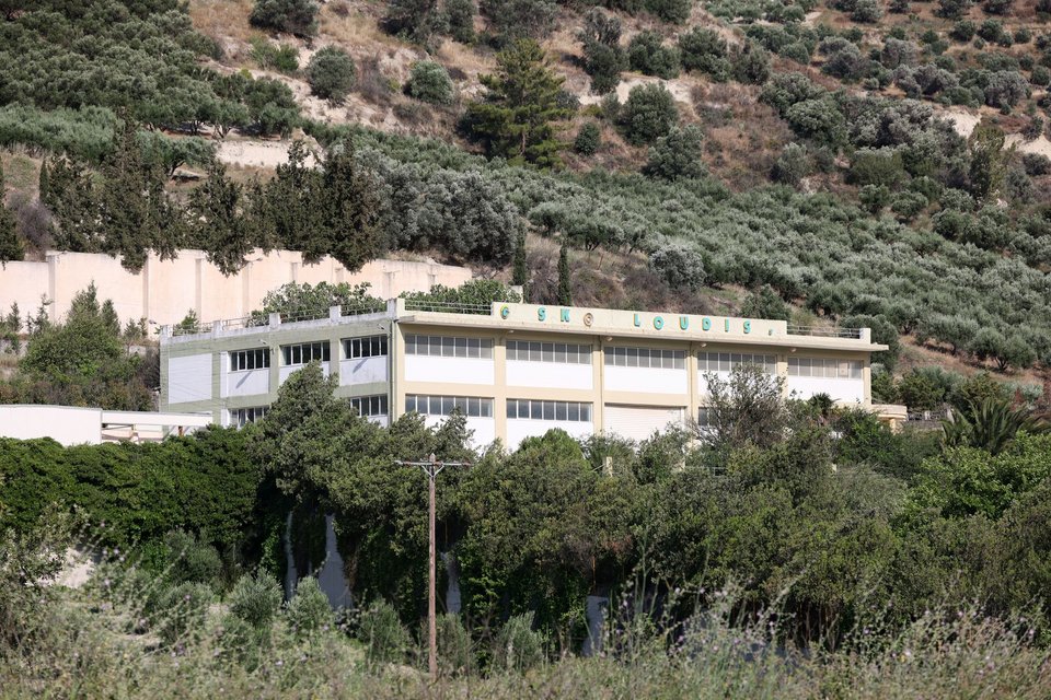 Το πρώην εργοστάσιο Σκουλούδη, στο 10ο χιλιόμετρο της Εθνικής Οδού Ηρακλείου-Μοιρών, κοντά στην περιοχή Αθάνατοι / ΙΝΤΙΜΕ