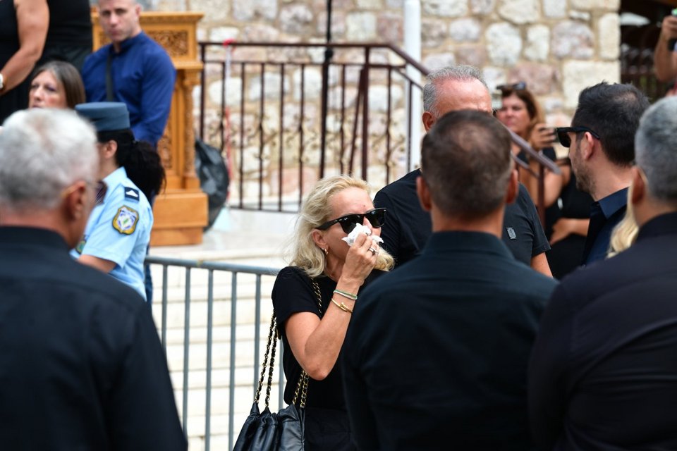 Μαρία Μπεκατώρου, κηδεία Μαζωνάκη