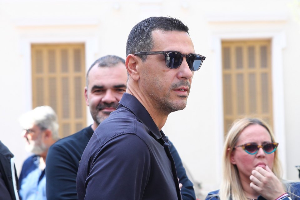 Νίκος Ζήσης