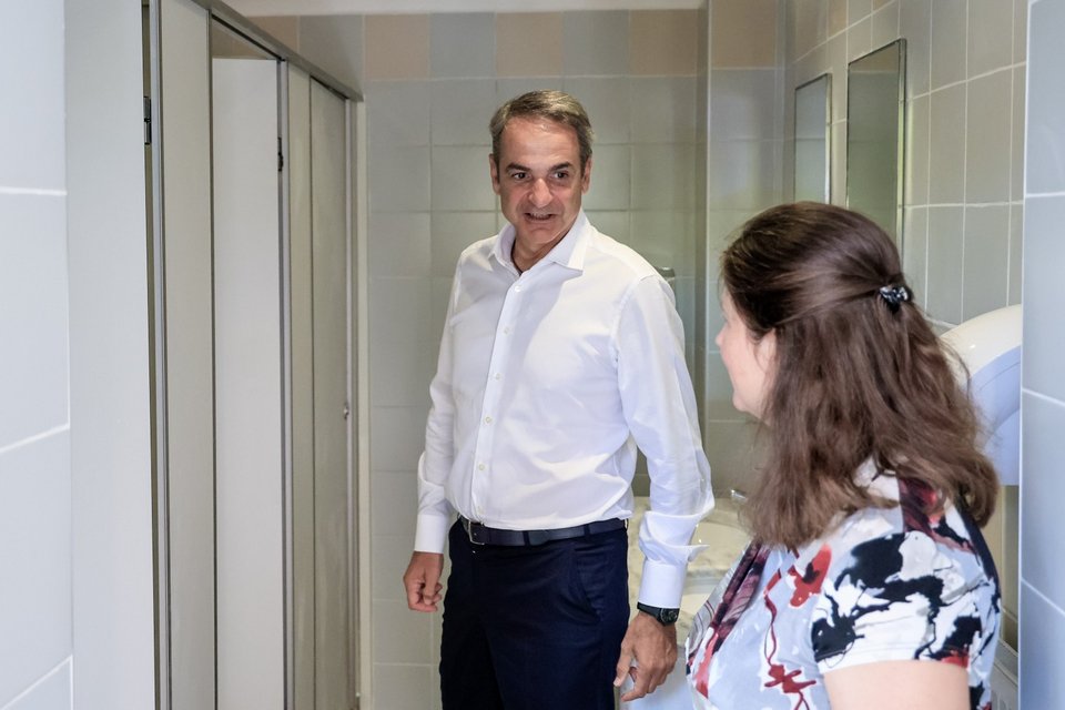 Επίσκεψη Κυρ. Μητσοτάκη στο πρώτο δημόσιο Ειδικό Σχολείο «Ρόζα Ιμβριώτη» στην Καισαριανή