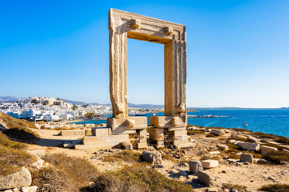 Η περίφημη Πορτάρα της Νάξου 
