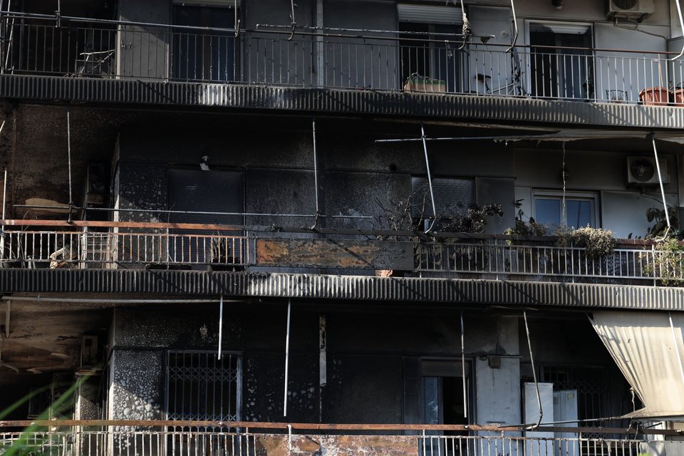 Μεγάλες καταστροφές από την πυρκαγιά στην πολυκατοικία της οδού Κασταμονής, στη Νέα Ιωνία, Δευτέρα 28 Σεπτεμβρίου 2026 / INTIME NEWS - ΛΙΑΚΟΣ ΓΙΑΝΝΗΣ