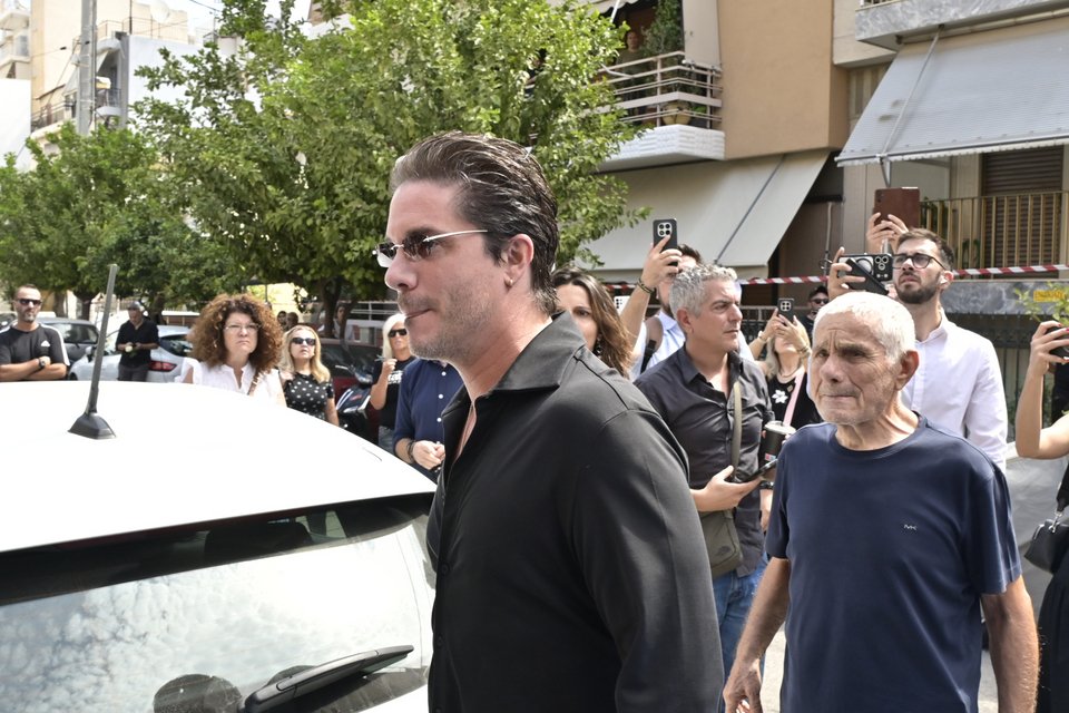 Νίκος Οικονομόπουλος