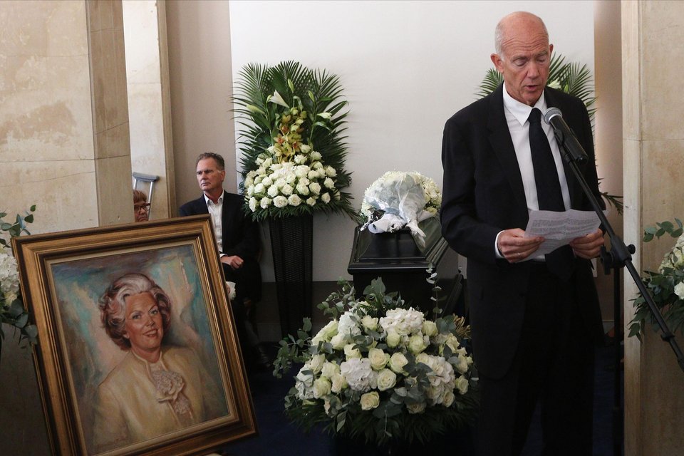 Ο Αντρίκος Παπανδρέου στον επικήδειο για τη μητέρα του