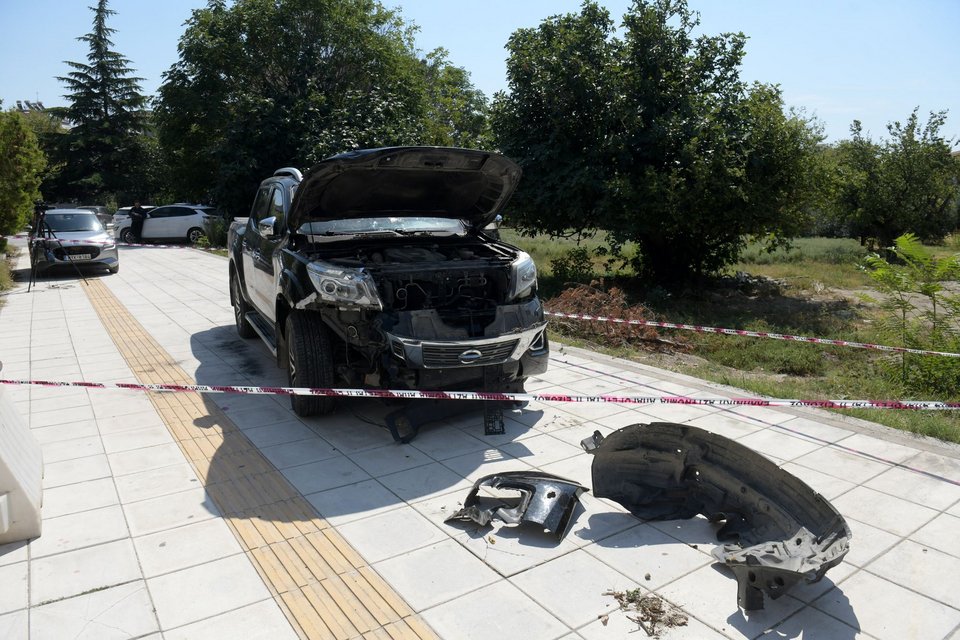Ένα από τα «επιχειρησιακά» οχήματα των δραστών εντοπίστηκε εγκαταλελειμμένο και τρακαρισμένο