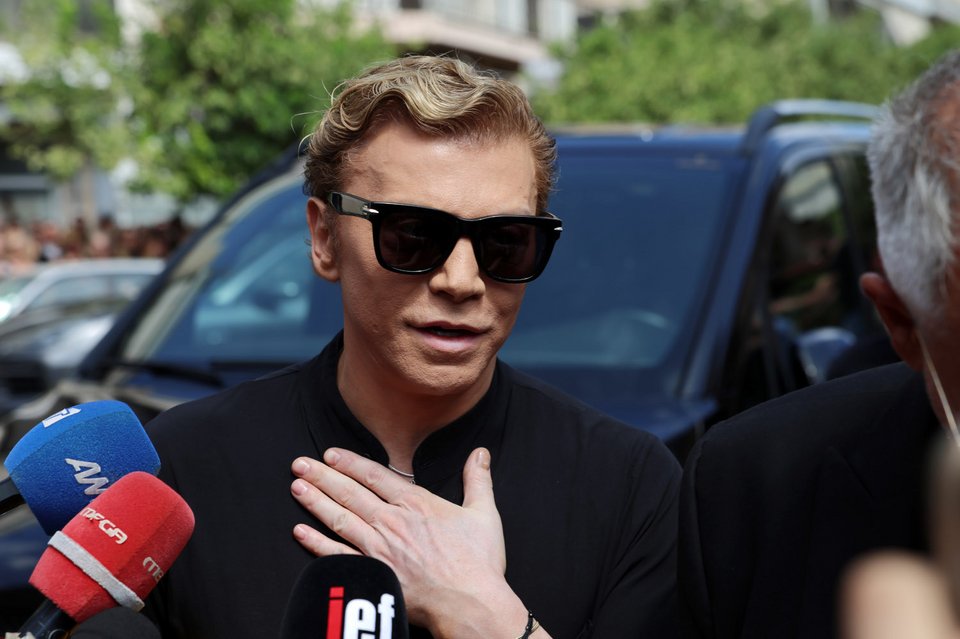 Τάκης Ζαχαράτος