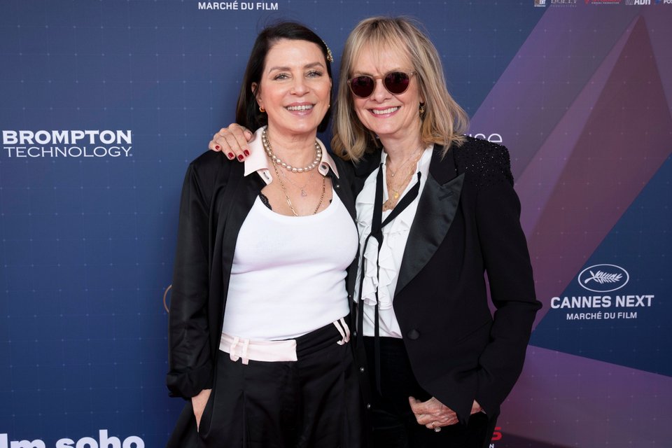 Η Twiggy με τη σκηνοθέτρια του ντοκιμαντέρ, Σάντι Φροστ 