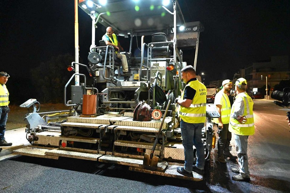 «Η οδική ασφάλεια είναι για εμάς ύψιστη προτεραιότητα. Και στη Δυτική Αθήνα, που βρίσκεται σταθερά στο επίκεντρο του σχεδιασμού μας, συνεχίζουμε να το αποδεικνύουμε, καθημερινά, με έργα» δήλωσε ο κ. Χαρδαλιάς