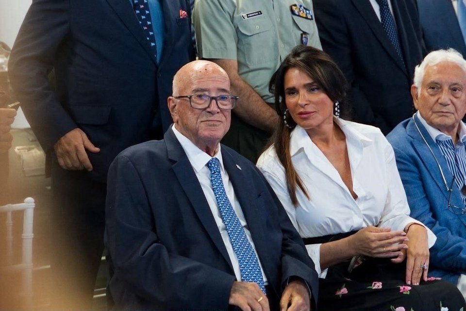 Ο καπετάν Παναγιώτης Ν. Τσάκος και η κα Σήλια Κριθαριώτη 