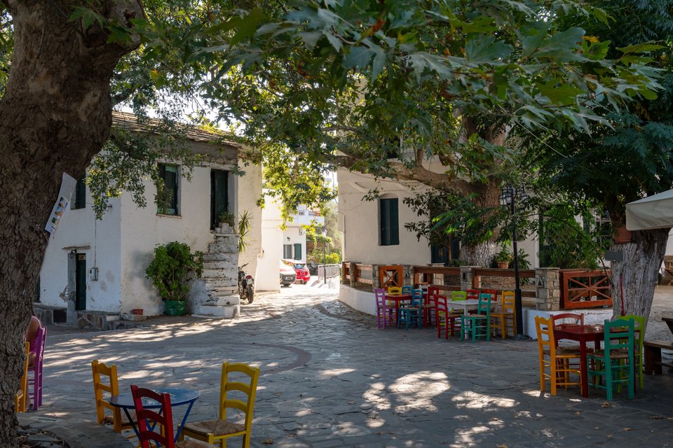 To xωριό Ακαμάτρα στην Ικαρία 