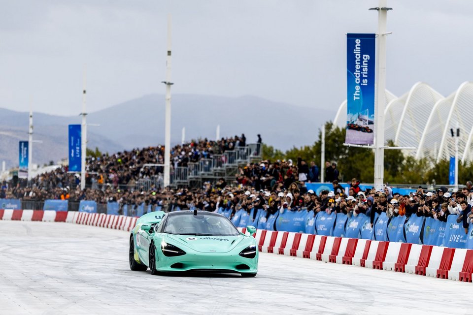Στιγμιότυπα από το  «Allwyn x McLaren Racing: Live in Athen» 