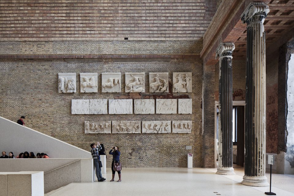 Μέσα στο Νeus Museum / Copyright: SMB / David Chipperfield Architects, photo Ute Zscharnt