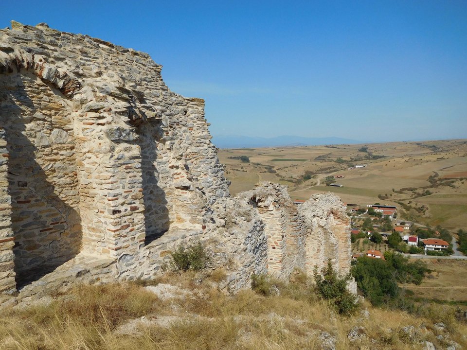 Το Γυναικόκαστρο είναι βυζαντινό, τον θρύλο του όμως τον κατέγραψε τον 17ο αιώνα ο Οθωμανός περιηγητής Κιατίπ Τσελεμπί / WIKIPEDIA