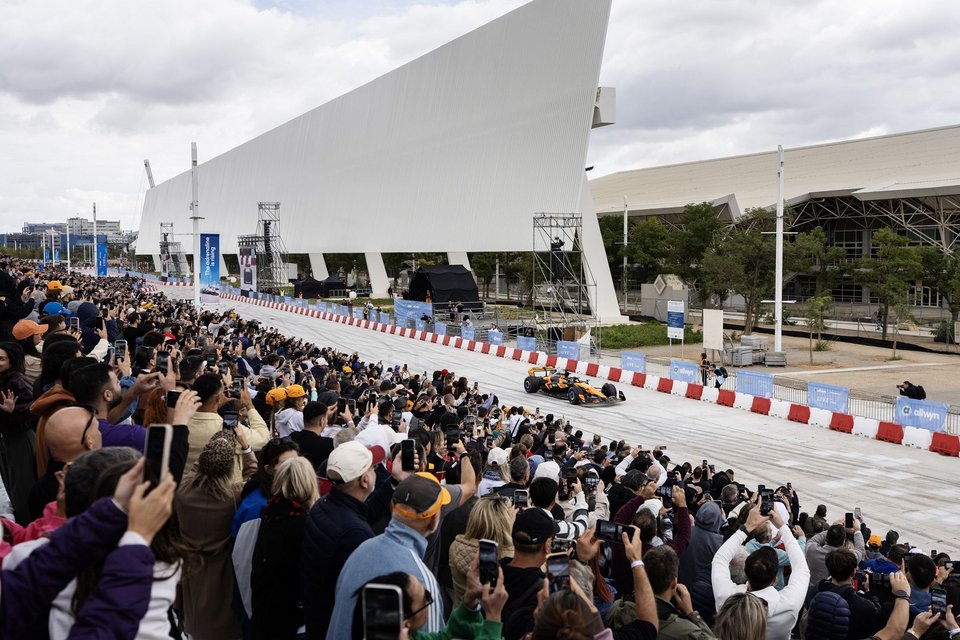 Στιγμιότυπα από το  «Allwyn x McLaren Racing: Live in Athen»