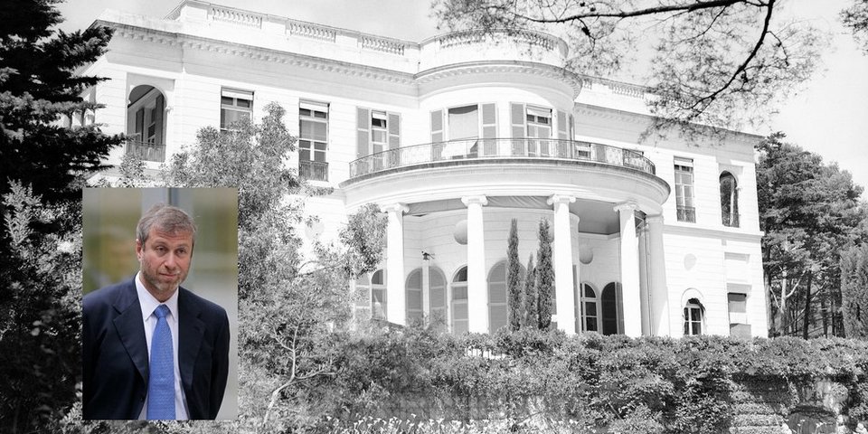 Η βίλα Château de la Croë τού Ρομάν Αμπράμοβιτς στη Γαλλική Ριβιέρα, η οποία κατασχέθηκε το 2022 από τις γαλλικές αρχές / Φωτογραφία: Associated Press