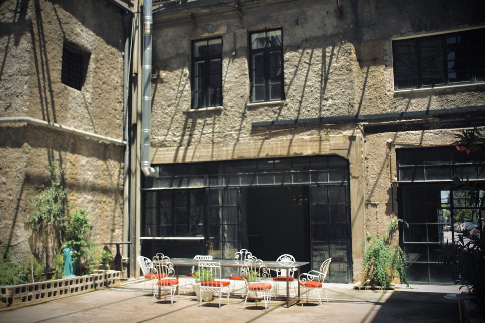 Sympan Lab Piree Super Studio / Φωτογραφία:﻿ labpireesuperstudio.com/el/sympan