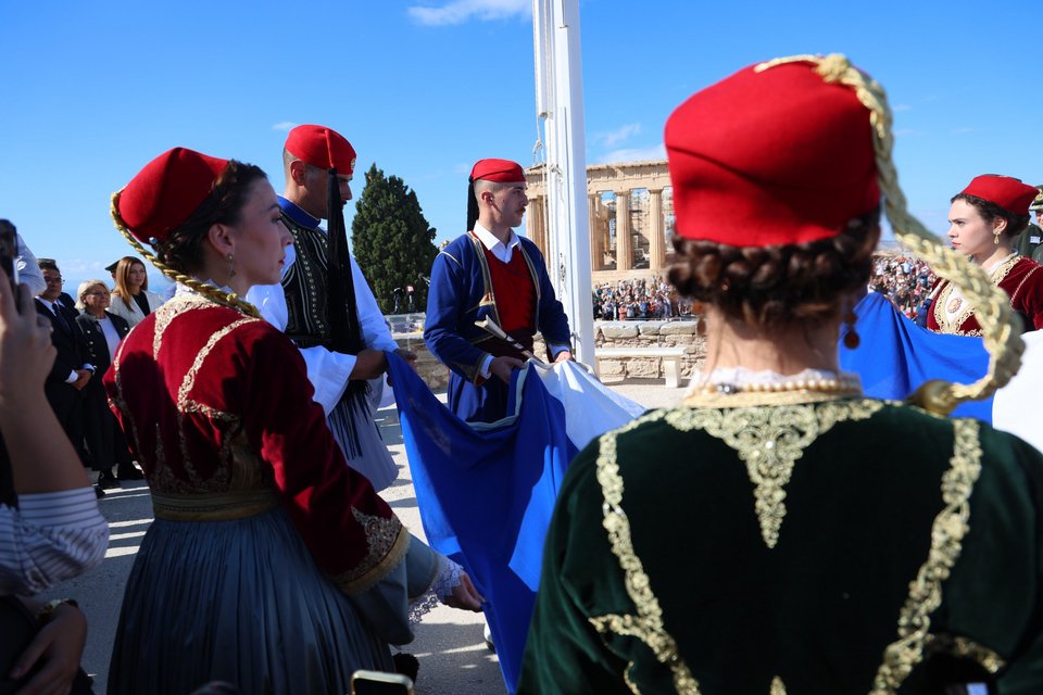 Τελετή έπαρσης της σημαίας 