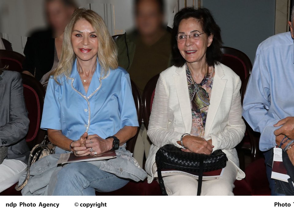 H Έλλη Στάη με την Μαρία Δαμανάκη 