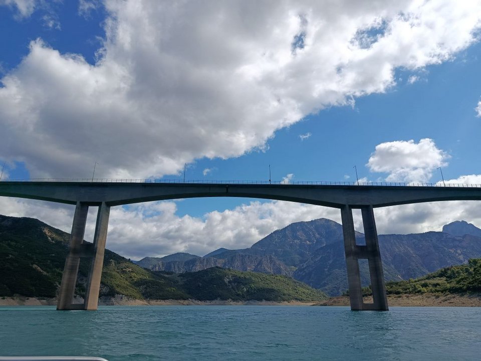 λίμνη Κρεμαστών οδοιπορικό