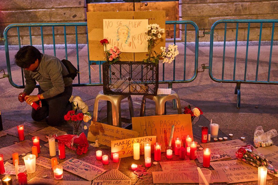  Συγκίνηση για τον θάνατο της 87χρονης Μαρικάρμεν / Manu Fernandez / AP 