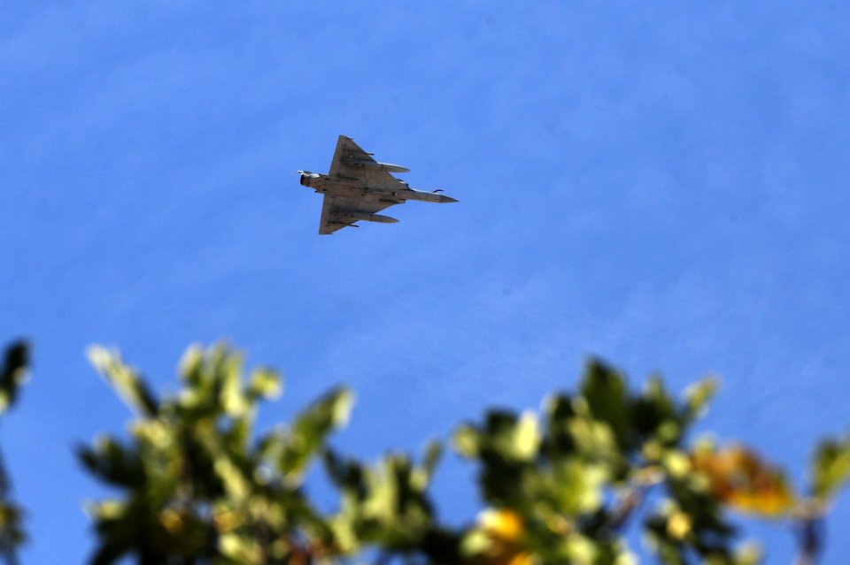 Δοκιμαστικές διελεύσεις πολεμικών αεροσκαφών στον ουρανό της Θεσσαλονίκης, ενόψει της 28ης Οκτωβρίου / ΙΝΤΙΜΕ