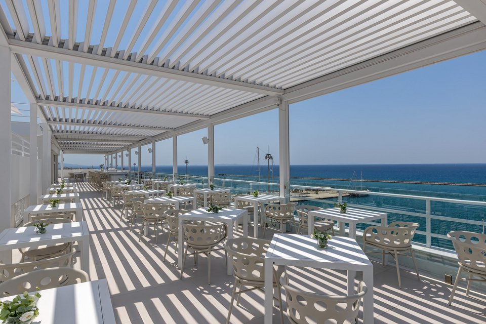 Αποψη από το εξωτερικό του Mercure Astir Palace / Φωτογραφία: Vassilicos House of Hospitality  