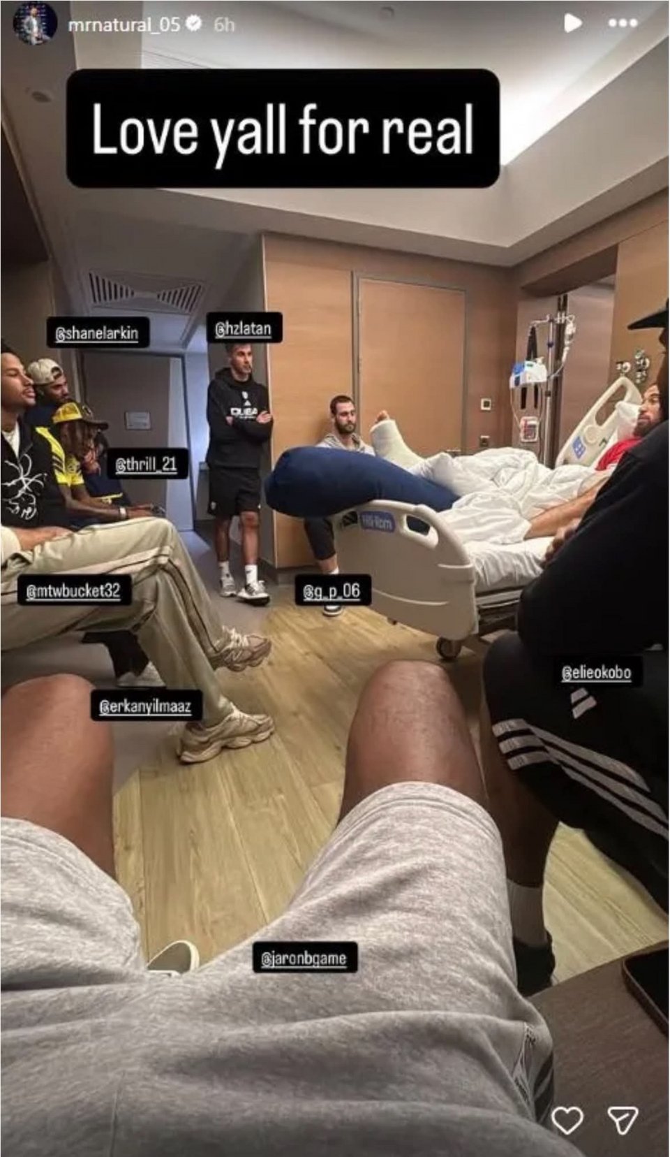 Το story του Μάικ Τζέιμς στο Instagram με την επίσκεψη στο νοσοκομείο μετά το χειρουργείο του