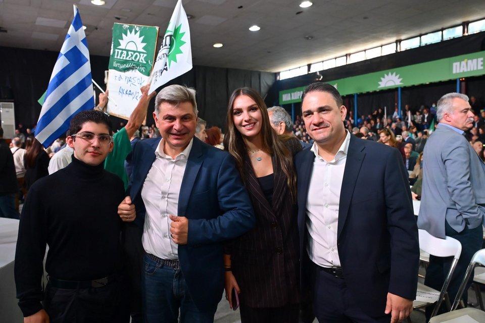 Η Μυρτώ Κοροβέση με τον Νικόλα Φαραντούρη και τον Κώστα Τσουκαλά / INTIME: ΝΙΚΟΣ ΧΑΛΚΙΟΠΟΥΛΟΣ  